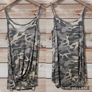 Zenana 🆕 Reversible Dusty olive camo tank